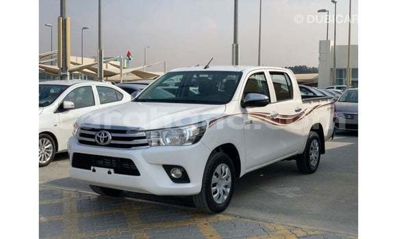 Sayi Imported Toyota Hilux White Mota in Import - Dubai a Ashanti Sayi Imported Toyota Hilux White Mota in Import - Dubai a Ashanti