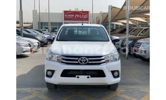 Sayi Imported Toyota Hilux White Mota in Import - Dubai a Ashanti Sayi Imported Toyota Hilux White Mota in Import - Dubai a Ashanti