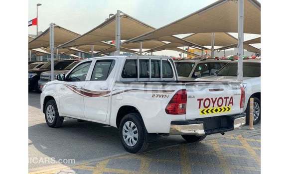 Sayi Imported Toyota Hilux White Mota in Import - Dubai a Ashanti Sayi Imported Toyota Hilux White Mota in Import - Dubai a Ashanti