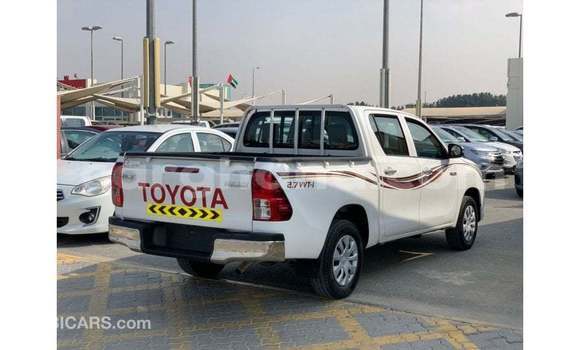 Sayi Imported Toyota Hilux White Mota in Import - Dubai a Ashanti Sayi Imported Toyota Hilux White Mota in Import - Dubai a Ashanti