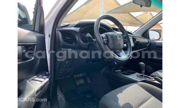 Sayi Imported Toyota Hilux White Mota in Import - Dubai a Ashanti Sayi Imported Toyota Hilux White Mota in Import - Dubai a Ashanti
