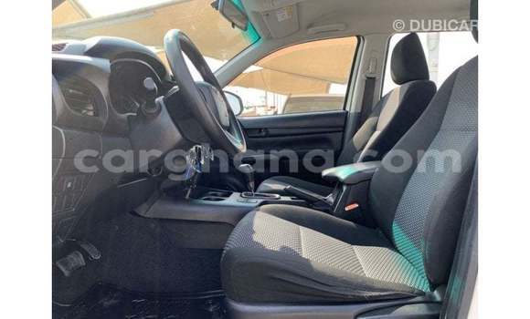 Sayi Imported Toyota Hilux White Mota in Import - Dubai a Ashanti Sayi Imported Toyota Hilux White Mota in Import - Dubai a Ashanti