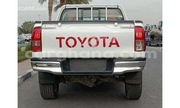 Buy Import Toyota Hilux White Car in Import - Dubai in Ashanti Buy Import Toyota Hilux White Car in Import - Dubai in Ashanti