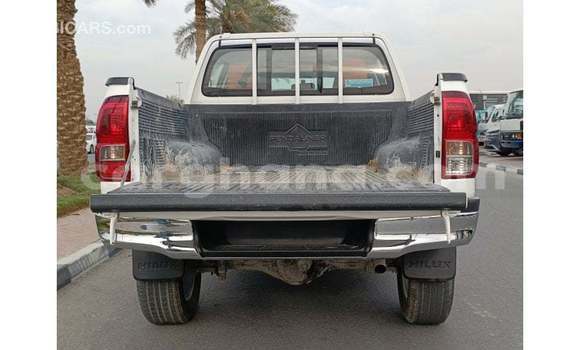 Buy Import Toyota Hilux White Car in Import - Dubai in Ashanti Buy Import Toyota Hilux White Car in Import - Dubai in Ashanti