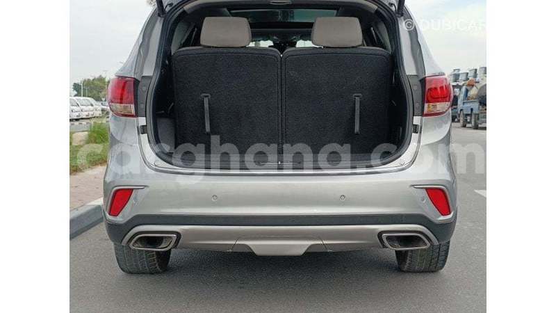 Big with watermark hyundai santa fe ashanti import dubai 52373