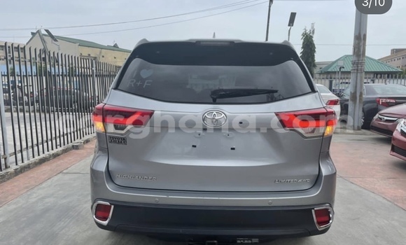 Buy Import Toyota Highlander Silver Car in Accra in Greater Accra Buy Import Toyota Highlander Silver Car in Accra in Greater Accra