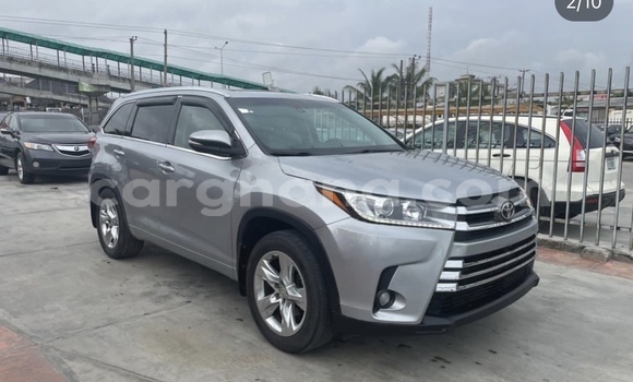 Buy Import Toyota Highlander Silver Car in Accra in Greater Accra Buy Import Toyota Highlander Silver Car in Accra in Greater Accra