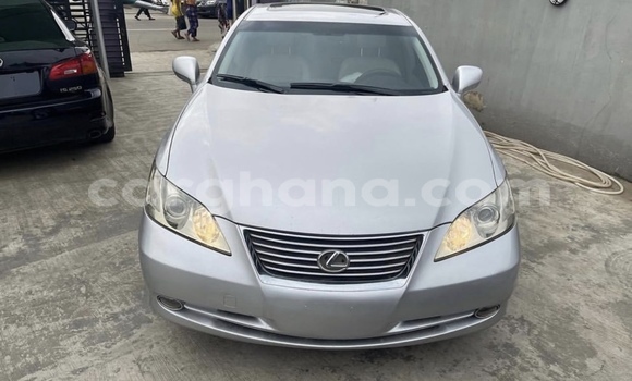 Ra Imported Lexus ES Silver Ọkọ̀ in Accra ni Greater Accra
