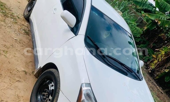Ra Àlòkù Pontiac Vibe funfun Ọkọ̀ in Accra ni Greater Accra Ra Àlòkù Pontiac Vibe funfun Ọkọ̀ in Accra ni Greater Accra
