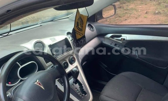 Ra Àlòkù Pontiac Vibe funfun Ọkọ̀ in Accra ni Greater Accra Ra Àlòkù Pontiac Vibe funfun Ọkọ̀ in Accra ni Greater Accra