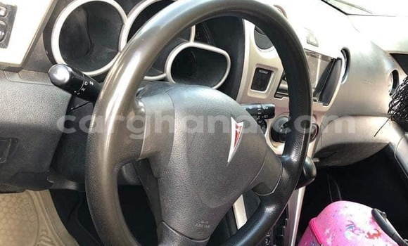 Ra Àlòkù Pontiac Vibe funfun Ọkọ̀ in Accra ni Greater Accra Ra Àlòkù Pontiac Vibe funfun Ọkọ̀ in Accra ni Greater Accra