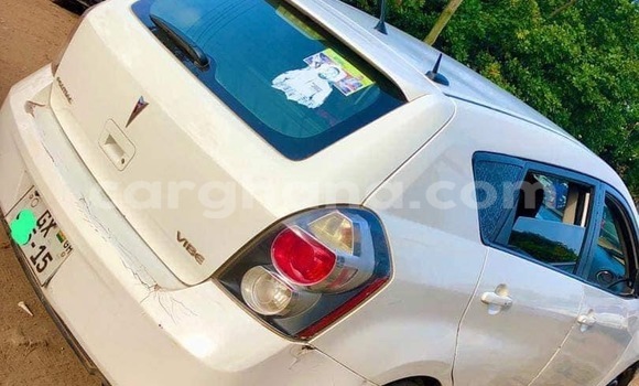Ra Àlòkù Pontiac Vibe funfun Ọkọ̀ in Accra ni Greater Accra Ra Àlòkù Pontiac Vibe funfun Ọkọ̀ in Accra ni Greater Accra
