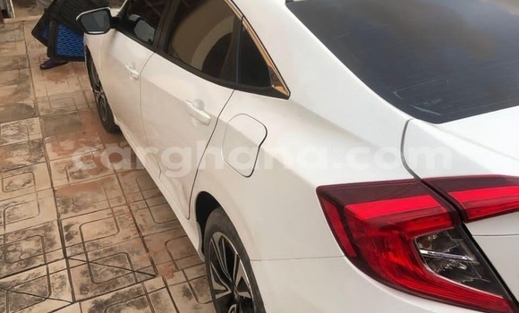 Sayi Na hannu Honda Civic White Mota in Accra a Greater Accra Sayi Na hannu Honda Civic White Mota in Accra a Greater Accra