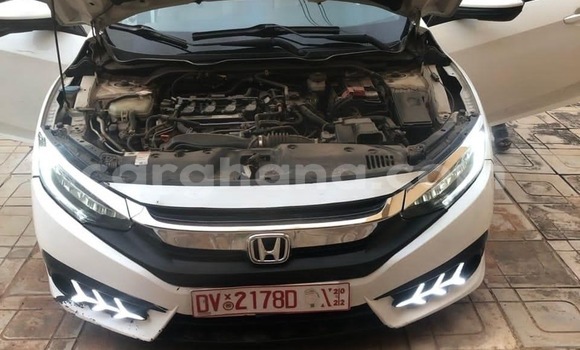 Sayi Na hannu Honda Civic White Mota in Accra a Greater Accra Sayi Na hannu Honda Civic White Mota in Accra a Greater Accra