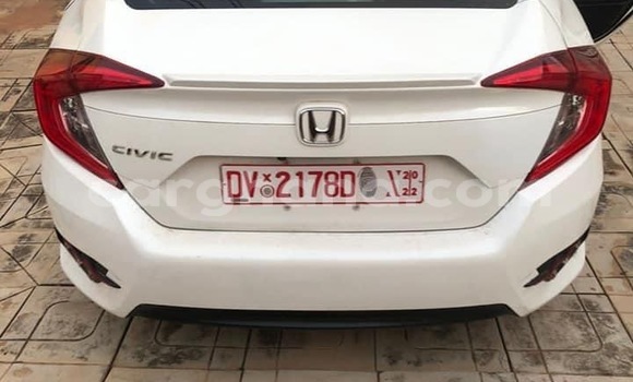 Sayi Na hannu Honda Civic White Mota in Accra a Greater Accra Sayi Na hannu Honda Civic White Mota in Accra a Greater Accra