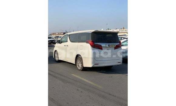 Ra Imported Toyota Alphard funfun Ọkọ̀ in Import - Dubai ni Ashanti Ra Imported Toyota Alphard funfun Ọkọ̀ in Import - Dubai ni Ashanti