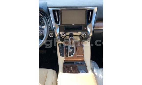 Ra Imported Toyota Alphard funfun Ọkọ̀ in Import - Dubai ni Ashanti Ra Imported Toyota Alphard funfun Ọkọ̀ in Import - Dubai ni Ashanti