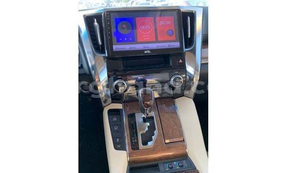 Ra Imported Toyota Alphard funfun Ọkọ̀ in Import - Dubai ni Ashanti Ra Imported Toyota Alphard funfun Ọkọ̀ in Import - Dubai ni Ashanti