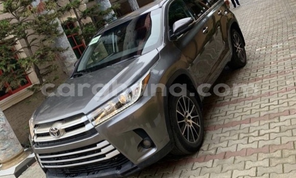 Sayi Na hannu Toyota Highlander Black Mota in Accra a Greater Accra