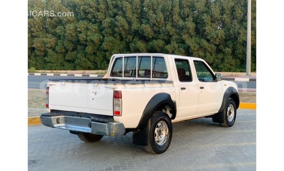 Ra Imported Nissan Pickup funfun Ọkọ̀ in Import - Dubai ni Ashanti Ra Imported Nissan Pickup funfun Ọkọ̀ in Import - Dubai ni Ashanti