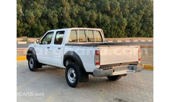 Ra Imported Nissan Pickup funfun Ọkọ̀ in Import - Dubai ni Ashanti Ra Imported Nissan Pickup funfun Ọkọ̀ in Import - Dubai ni Ashanti