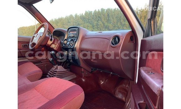 Ra Imported Nissan Pickup funfun Ọkọ̀ in Import - Dubai ni Ashanti Ra Imported Nissan Pickup funfun Ọkọ̀ in Import - Dubai ni Ashanti