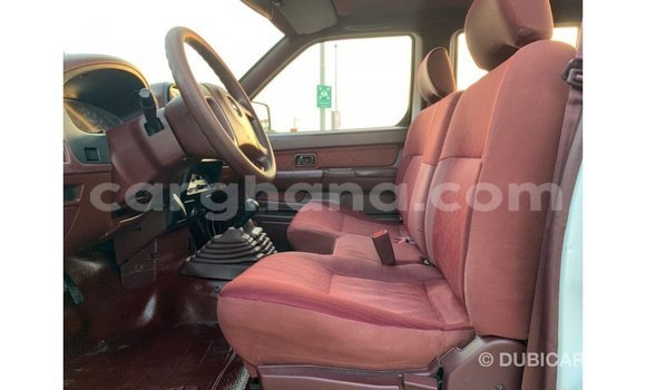 Ra Imported Nissan Pickup funfun Ọkọ̀ in Import - Dubai ni Ashanti Ra Imported Nissan Pickup funfun Ọkọ̀ in Import - Dubai ni Ashanti