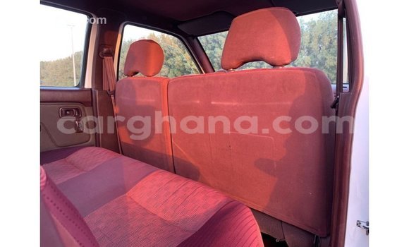 Ra Imported Nissan Pickup funfun Ọkọ̀ in Import - Dubai ni Ashanti Ra Imported Nissan Pickup funfun Ọkọ̀ in Import - Dubai ni Ashanti