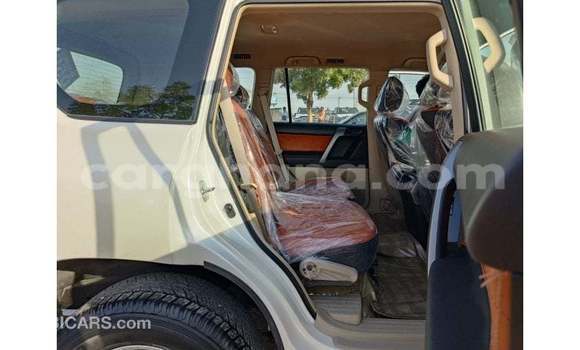 Ra Imported Toyota Prado funfun Ọkọ̀ in Import - Dubai ni Ashanti Ra Imported Toyota Prado funfun Ọkọ̀ in Import - Dubai ni Ashanti