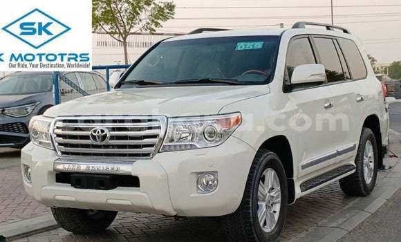 Ra Imported Toyota Land Cruiser funfun Ọkọ̀ in Import - Dubai ni Ashanti Ra Imported Toyota Land Cruiser funfun Ọkọ̀ in Import - Dubai ni Ashanti