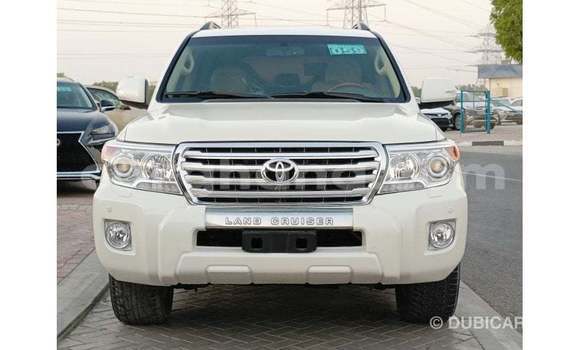 Ra Imported Toyota Land Cruiser funfun Ọkọ̀ in Import - Dubai ni Ashanti Ra Imported Toyota Land Cruiser funfun Ọkọ̀ in Import - Dubai ni Ashanti