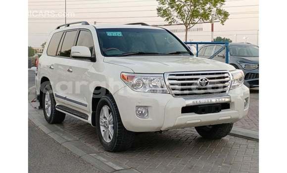 Ra Imported Toyota Land Cruiser funfun Ọkọ̀ in Import - Dubai ni Ashanti Ra Imported Toyota Land Cruiser funfun Ọkọ̀ in Import - Dubai ni Ashanti