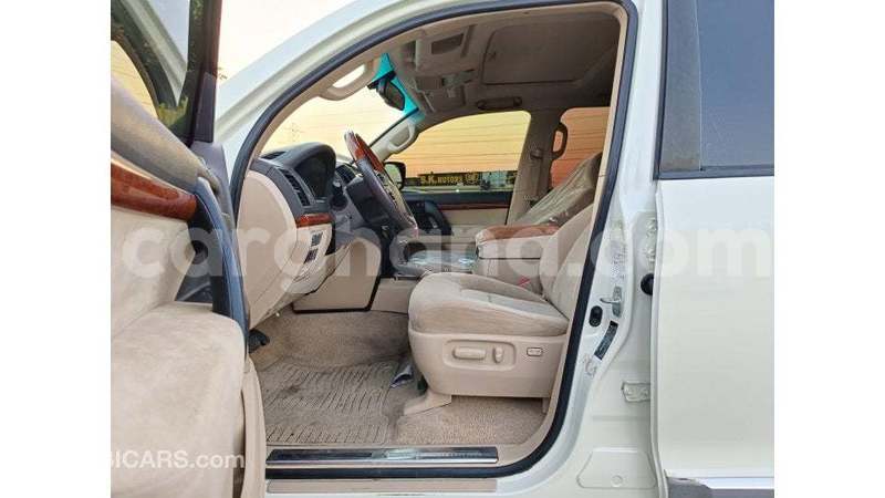 Big with watermark toyota land cruiser ashanti import dubai 52462