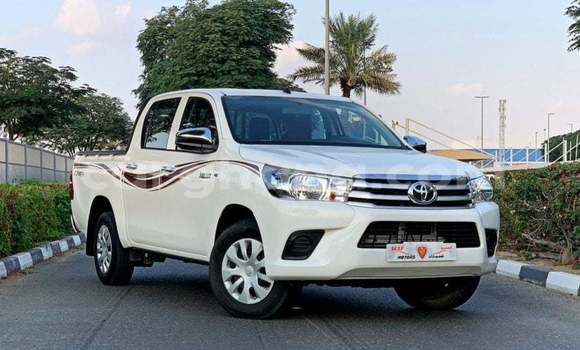 Ra Imported Toyota Hilux funfun Ọkọ̀ in Import - Dubai ni Ashanti Ra Imported Toyota Hilux funfun Ọkọ̀ in Import - Dubai ni Ashanti