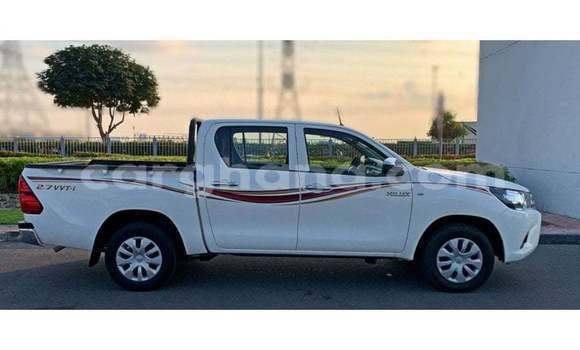 Ra Imported Toyota Hilux funfun Ọkọ̀ in Import - Dubai ni Ashanti Ra Imported Toyota Hilux funfun Ọkọ̀ in Import - Dubai ni Ashanti