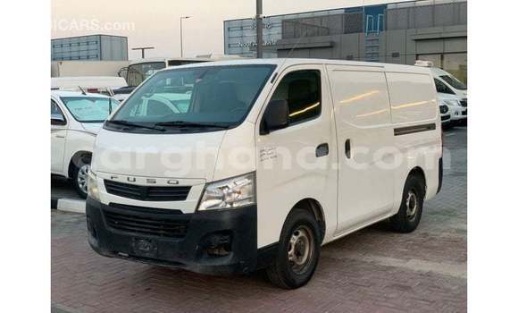Ra Imported Mitsubishi Fuso funfun Ọkọ̀ akẹ́rù ńlá in Import - Dubai ni Ashanti Ra Imported Mitsubishi Fuso funfun Ọkọ̀ akẹ́rù ńlá in Import - Dubai ni Ashanti