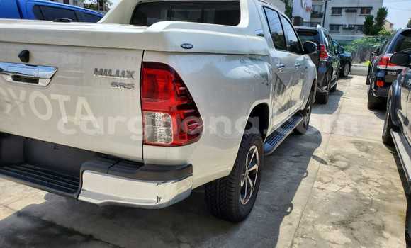 Ra Àlòkù Toyota Hilux funfun Ọkọ̀ in Sekondi–Takoradi Metropolitan ni Oorun Ra Àlòkù Toyota Hilux funfun Ọkọ̀ in Sekondi–Takoradi Metropolitan ni Oorun