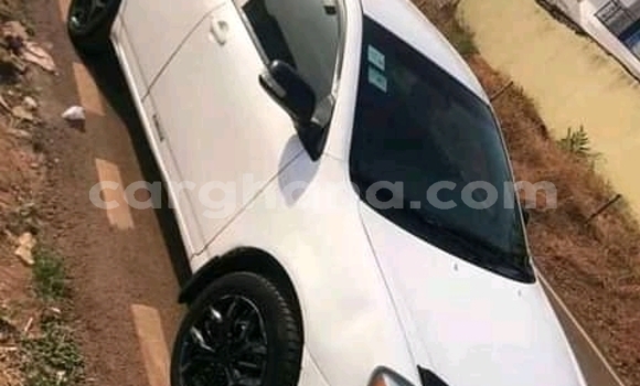 Ra Àlòkù Toyota Corolla funfun Ọkọ̀ in Accra ni Greater Accra Ra Àlòkù Toyota Corolla funfun Ọkọ̀ in Accra ni Greater Accra