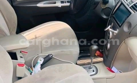 Ra Àlòkù Toyota Yaris funfun Ọkọ̀ in Accra ni Greater Accra Ra Àlòkù Toyota Yaris funfun Ọkọ̀ in Accra ni Greater Accra