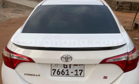 Sayi Na hannu Toyota Corolla White Mota in Accra a Greater Accra Sayi Na hannu Toyota Corolla White Mota in Accra a Greater Accra