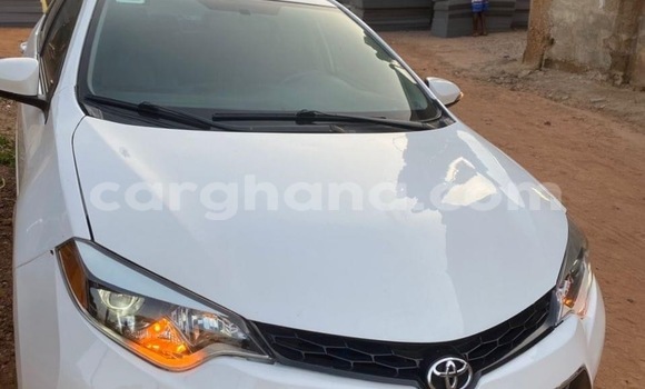 Sayi Na hannu Toyota Corolla White Mota in Accra a Greater Accra Sayi Na hannu Toyota Corolla White Mota in Accra a Greater Accra
