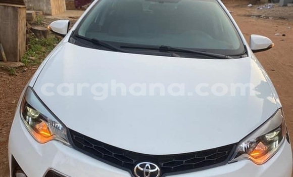 Sayi Na hannu Toyota Corolla White Mota in Accra a Greater Accra Sayi Na hannu Toyota Corolla White Mota in Accra a Greater Accra