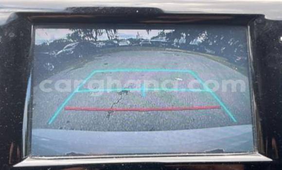 Ra Àlòkù Toyota Camry funfun Ọkọ̀ in Accra ni Greater Accra Ra Àlòkù Toyota Camry funfun Ọkọ̀ in Accra ni Greater Accra