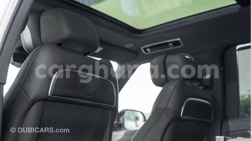 Big with watermark land rover range rover ashanti import dubai 52487