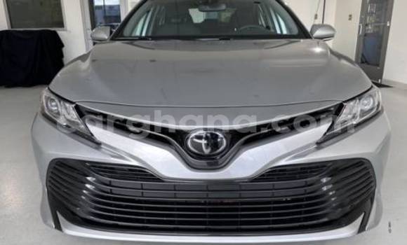 Ra Àlòkù Toyota Camry Silver Ọkọ̀ in Accra ni Greater Accra