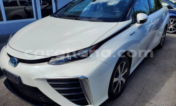 Sayi Na hannu Toyota Mirai White Mota in Accra a Greater Accra Sayi Na hannu Toyota Mirai White Mota in Accra a Greater Accra