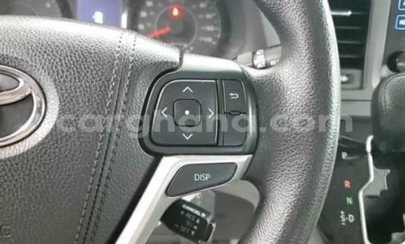 Sayi Na hannu Toyota Sienna White Mota in Accra a Greater Accra Sayi Na hannu Toyota Sienna White Mota in Accra a Greater Accra