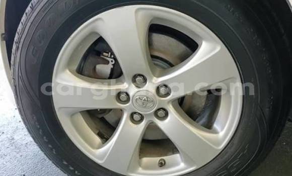 Sayi Na hannu Toyota Sienna White Mota in Accra a Greater Accra Sayi Na hannu Toyota Sienna White Mota in Accra a Greater Accra