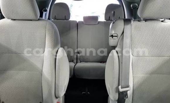 Sayi Na hannu Toyota Sienna White Mota in Accra a Greater Accra Sayi Na hannu Toyota Sienna White Mota in Accra a Greater Accra