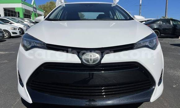 Ra Àlòkù Toyota Corolla funfun Ọkọ̀ in Accra ni Greater Accra Ra Àlòkù Toyota Corolla funfun Ọkọ̀ in Accra ni Greater Accra